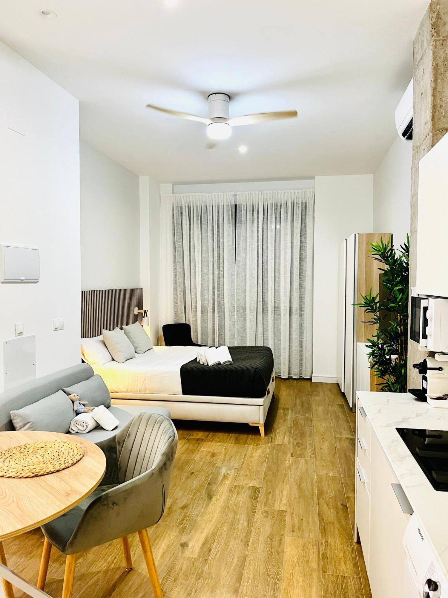 Travel Habitat Mediterranean Suites Valencia Cameră foto