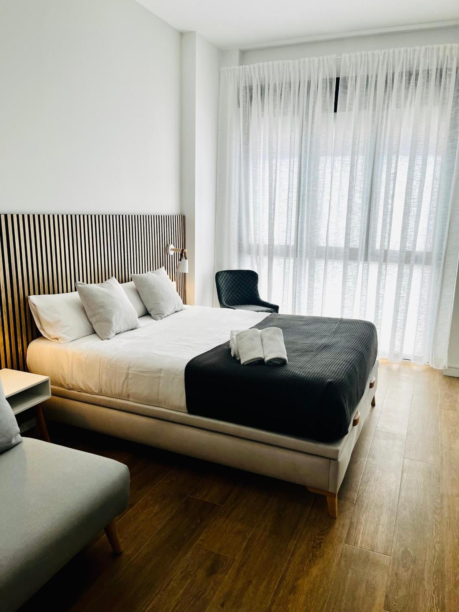 Travel Habitat Mediterranean Suites Valencia Cameră foto