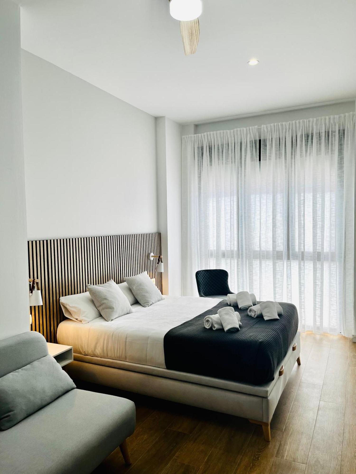 Travel Habitat Mediterranean Suites Valencia Cameră foto